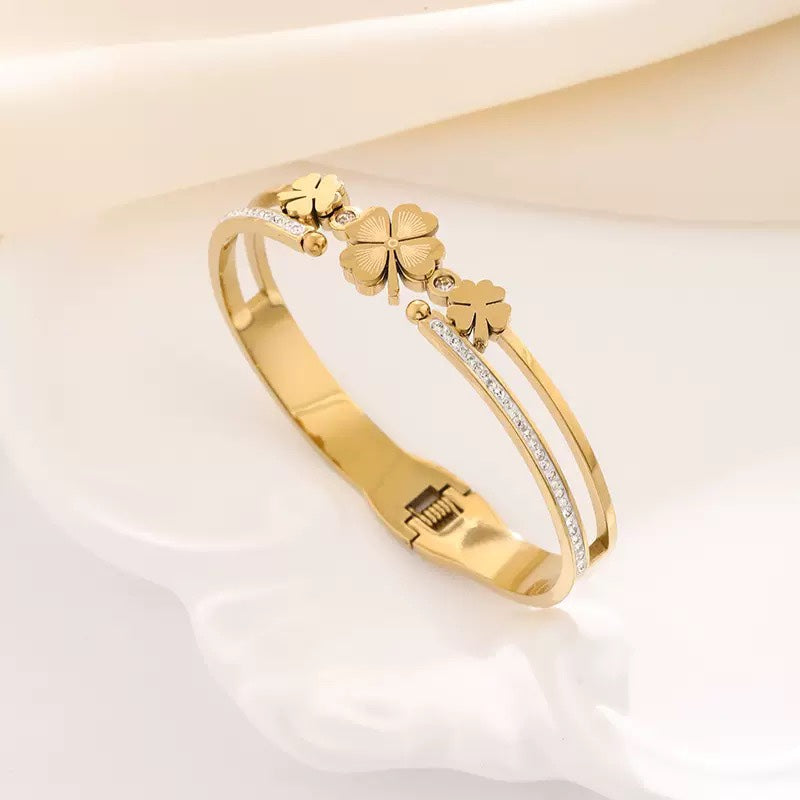 Four-Leaf Clover White Shell Sparkle Bangle SILVER, GOLD, ROSE GOLD