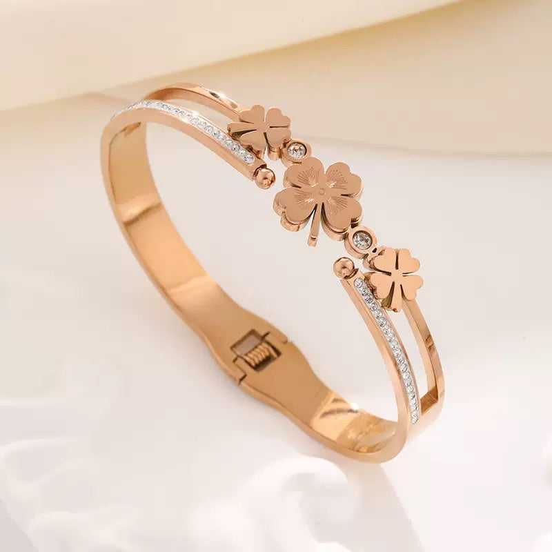 Four-Leaf Clover White Shell Sparkle Bangle SILVER, GOLD, ROSE GOLD